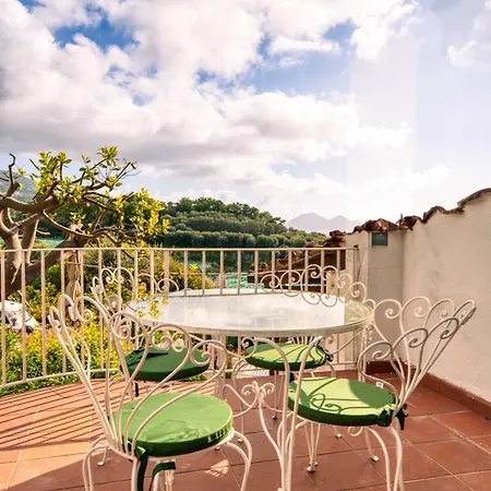 Alojamento de Acomodação e Pequeno-almoço Lorelei Massa Lubrense